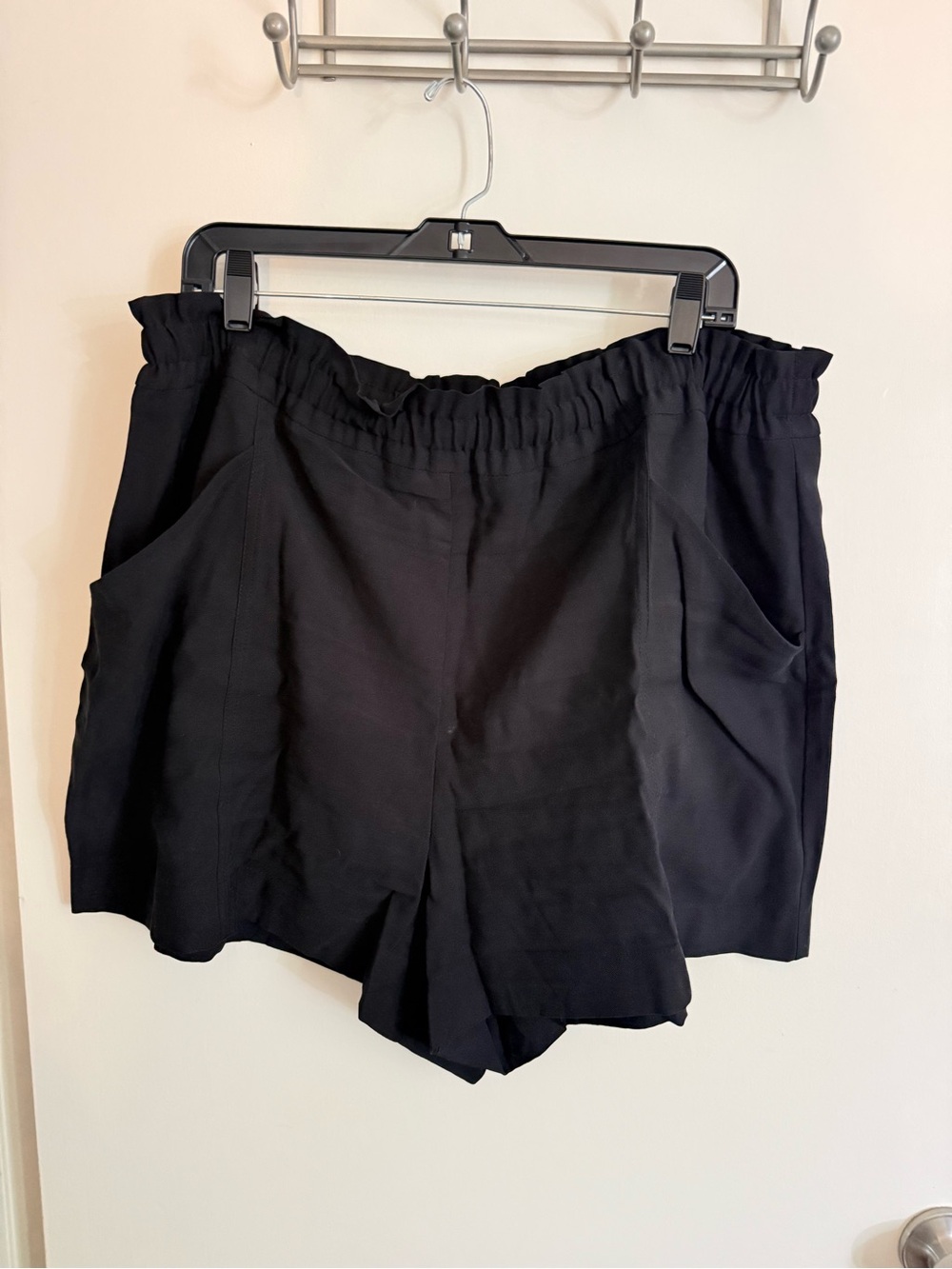 Simply Vera Vera Wang Black Elastic Waist Pull-On Shorts